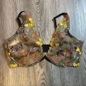 - Victoria’s Secret unlined plunge dream angels floral bra 34ddd